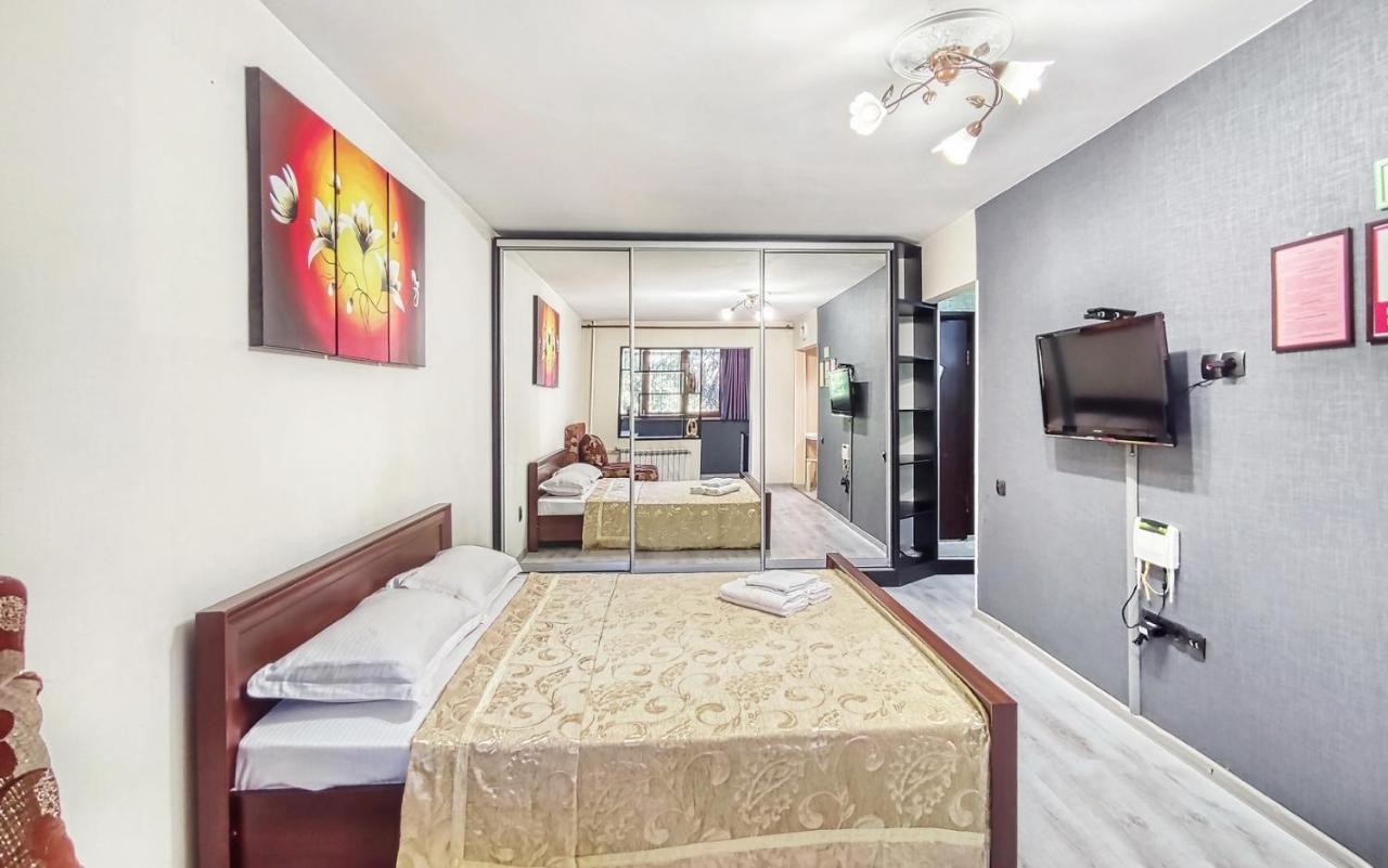 Апартаменты 10-Й Микрорайон, 5А Almaty Eksteriør billede